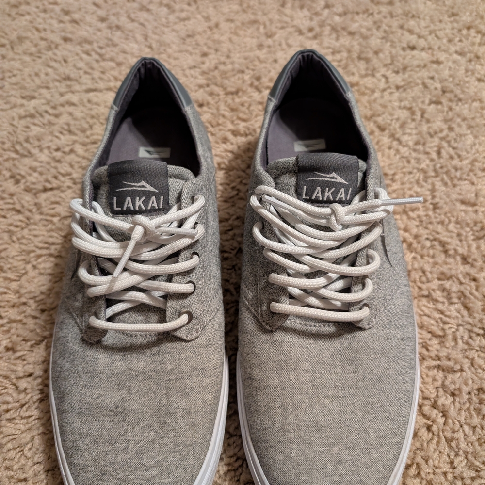 Lakai Gray Minimalist Sneakers with Flexible Design
